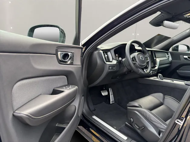 Volvo XC60 2.0 B5 MH R-Design AWD