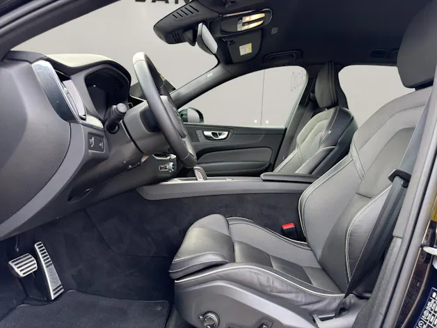 Volvo XC60 2.0 B5 MH R-Design AWD
