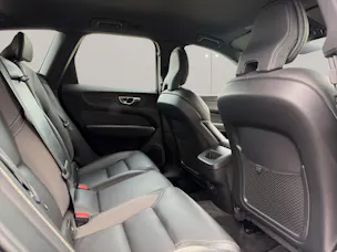 Volvo XC60 2.0 B5 MH R-Design AWD