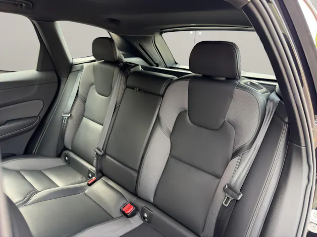 Volvo XC60 2.0 B5 MH R-Design AWD