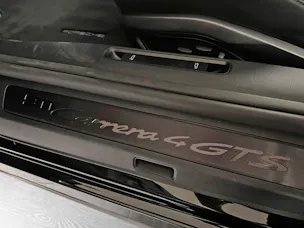 Porsche 911 Carrera 4 GTS Cabriolet