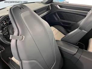 Porsche 911 Carrera 4 GTS Cabriolet