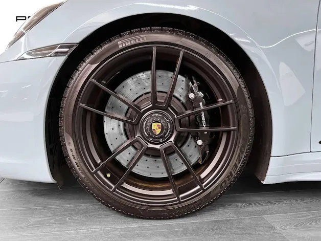 Porsche 911 Carrera 4 GTS Cabriolet