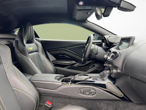 https://vehicle.imgix.net/4335917/dd0e7483-b973-4ec0-828a-bfde56c3e295.jpg