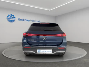 https://vehicle.imgix.net/4335924/c3ae3bd9-ddf2-4715-b992-7364de54c795.jpg