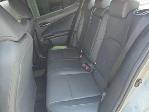 https://vehicle.imgix.net/4335946/35ac0ee2-5aca-4f08-abdf-c62f930b6e76.jpg