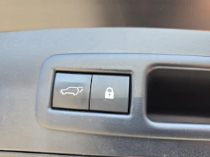 Fahrzeugbild LEXUS UX 250h Comfort / ab 3,99% Leasing bei Abschluss einer Protect Autoversicherung
