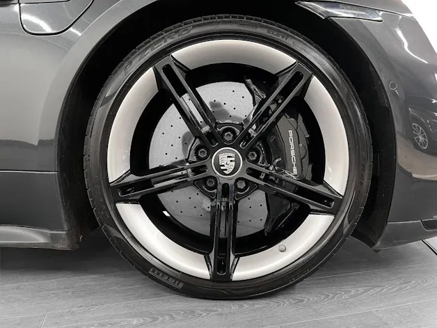 Porsche Taycan Turbo