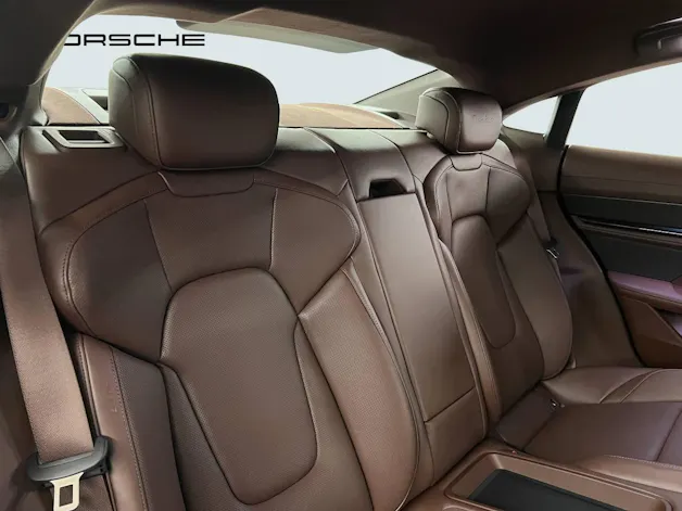 Porsche Taycan Turbo