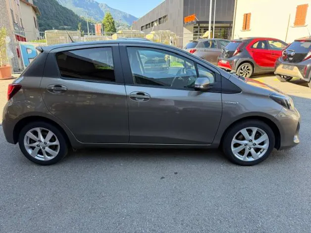 Toyota Yaris 1.5 VVT-i HSD Trend