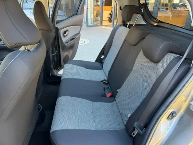 Toyota Yaris 1.5 VVT-i HSD Trend