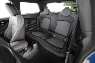 https://vehicle.imgix.net/4336111/20f3a3ff-d1cc-4d34-9056-0dd236dbd62c.jpg