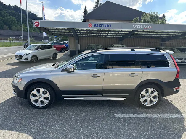 Volvo XC70 2.4 D5 Summum AWD
