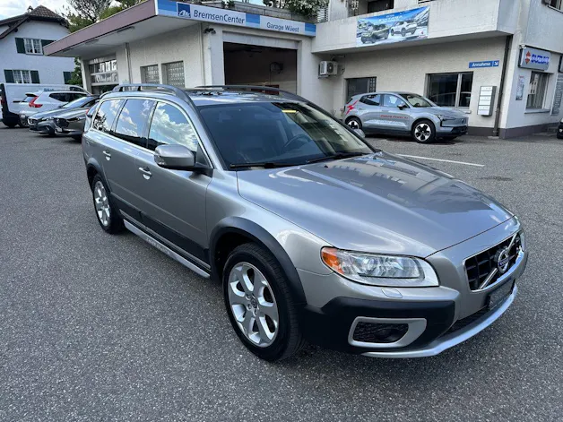 Volvo XC70 2.4 D5 Summum AWD