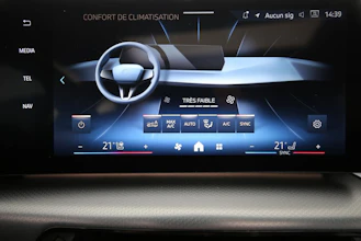 https://vehicle.imgix.net/4336178/9d6aa47c-3a7b-4f6e-9f75-a89d737d6ae2.jpg