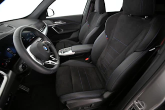 https://vehicle.imgix.net/4336178/d5330579-3275-47a4-bb57-f44f41121127.jpg