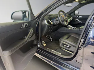 BMW X6 M60i