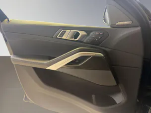 BMW X6 M60i