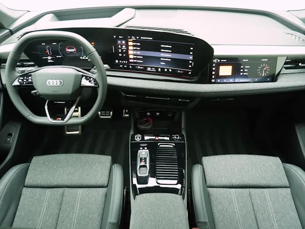Audi Q6 e-tron S line quattro