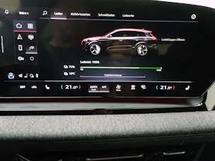 Audi Q6 e-tron S line quattro