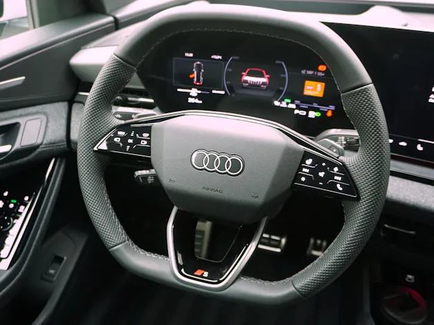 Audi Q6 e-tron S line quattro