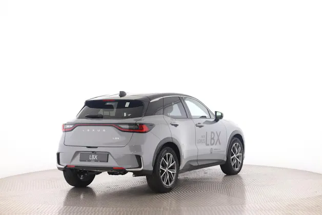Lexus LBX 1.5 Hybrid Cool AWD