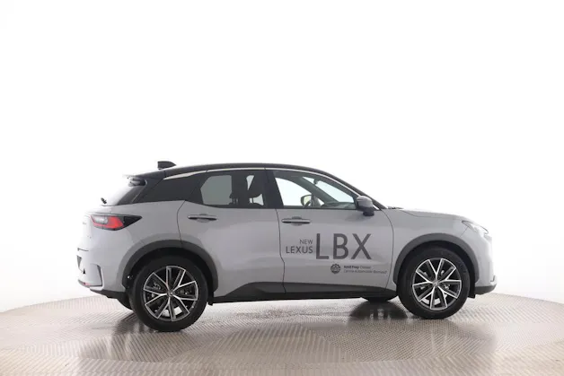 Lexus LBX 1.5 Hybrid Cool AWD