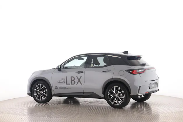 Lexus LBX 1.5 Hybrid Cool AWD