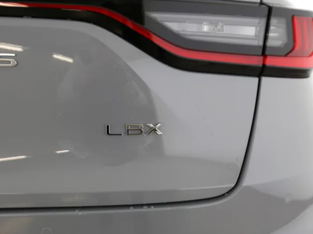 Lexus LBX 1.5 Hybrid Cool AWD