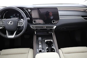 Fahrzeugbild LEXUS RX 450h+ Excellence
