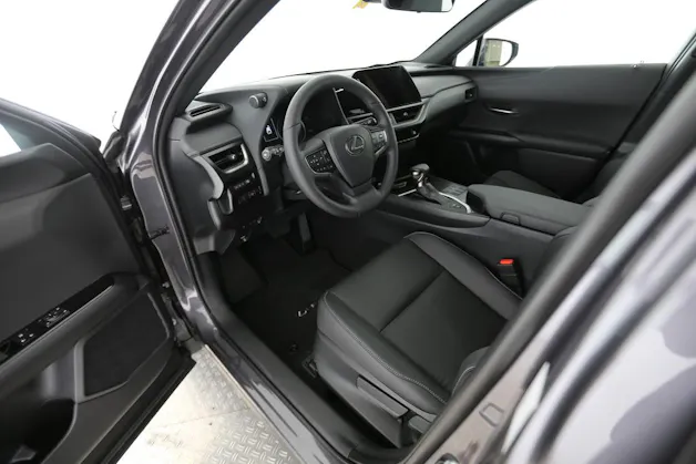 Lexus UX 300h F-Line