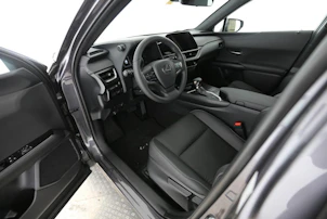image du véhicule LEXUS UX 300h F-Line