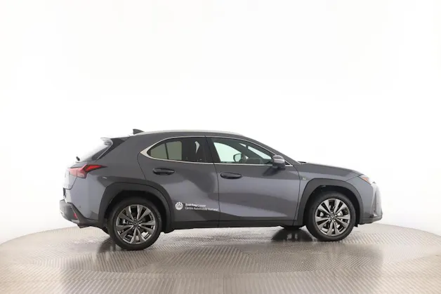 Lexus UX 300h F-Line