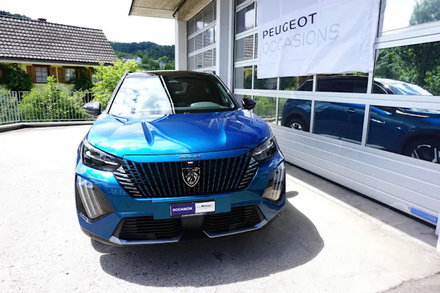 Peugeot 2008 1.2 Hybrid 145 GT