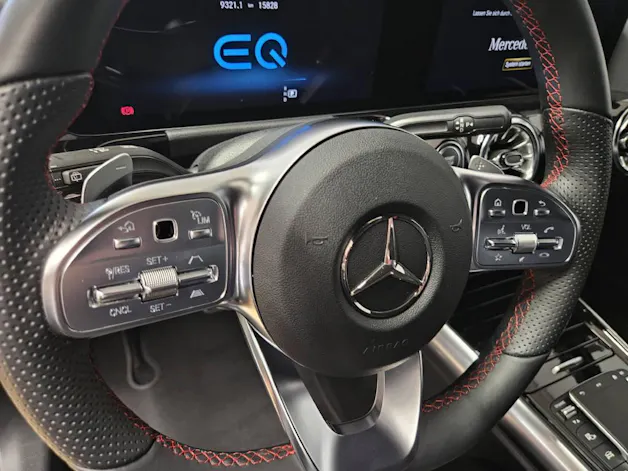 Mercedes-Benz EQA 300 4Matic Swiss Star