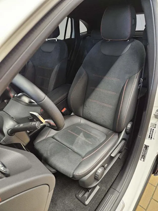 Mercedes-Benz EQA 300 4Matic Swiss Star