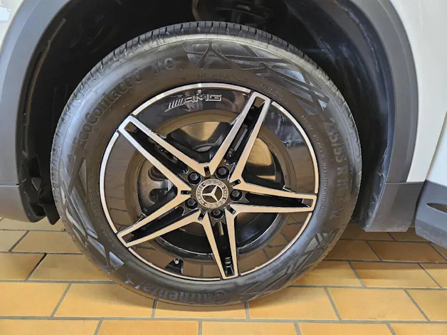 Mercedes-Benz EQA 300 4Matic Swiss Star