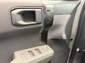 https://vehicle.imgix.net/4336607/8f0b0dec-9bc7-4f39-85f9-811ddea13514.jpg