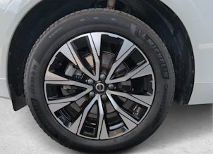 Fahrzeugbild VOLVO XC60 2.0 B5 MH Plus Dark AWD