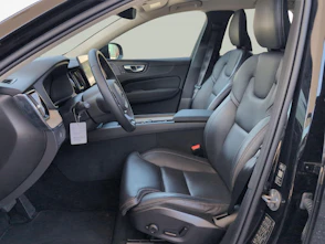 Fahrzeugbild VOLVO XC60 2.0 B5 MH Plus Dark AWD