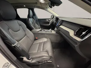 Volvo XC60 2.0 B5 MH Ultra Dark AWD
