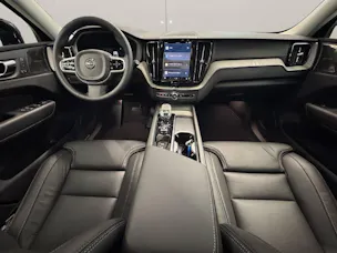 Volvo XC60 2.0 B5 MH Ultra Dark AWD