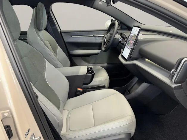 Volvo EX30 P8 Ultra AWD