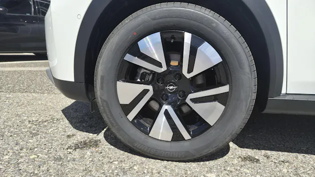 Opel Frontera 1.2 T HEV 145 GS