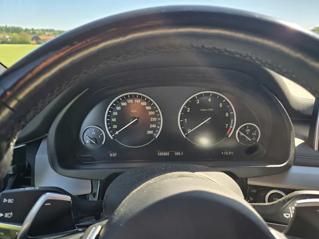BMW X5 40e xDrive paddles