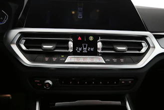 https://vehicle.imgix.net/4336773/3e86db34-e104-49cf-aba7-139a48a4bd26.jpg