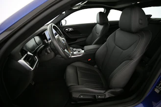 https://vehicle.imgix.net/4336773/d31b96b7-f7a0-4184-b0d1-d202b3d400f6.jpg