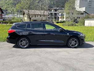 Ford Focus Station Wagon 1.0i EcoB 125PS ST-Line