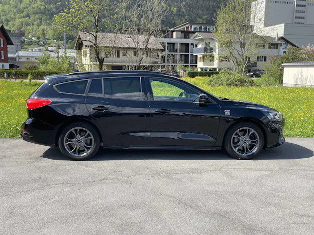 Ford Focus Station Wagon 1.0i EcoB 125PS ST-Line