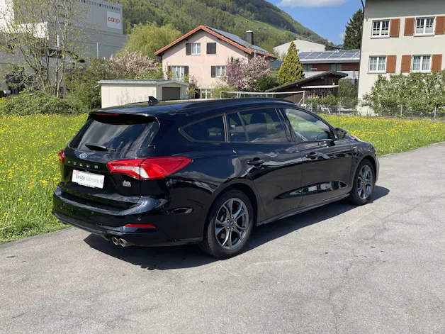 Ford Focus Station Wagon 1.0i EcoB 125PS ST-Line